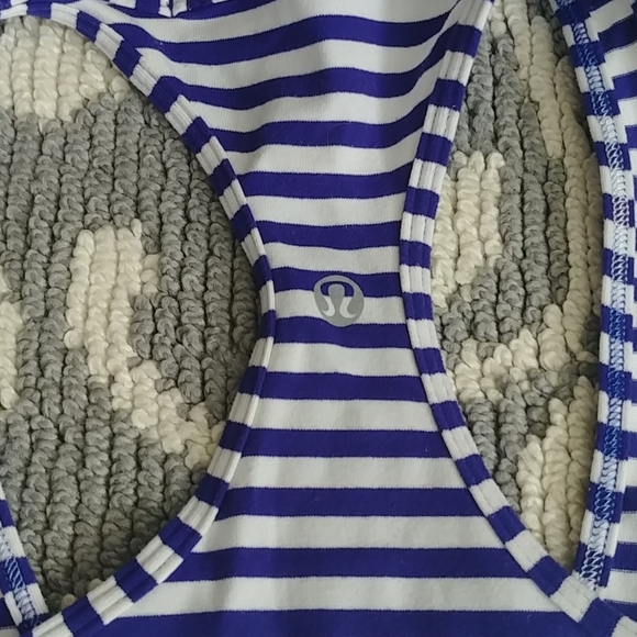 🤸 Lululemon free w purchase over $20 Striped Racerback Tank XS - Picture 3 of 3